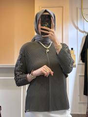 ghisa omzu boncuk ve güpür detaylı kısa bluz gri