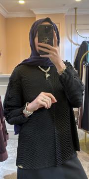 ghisa omzu boncuk ve güpür detaylı kısa bluz siyah