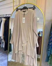 ceremony tuniğin yan ve etek ucu şifon aksesuar detaylı sandy takım bej