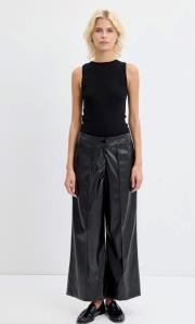 kadriye baştürk yüksek bel nervür dikişli deri pantolon siyah 2