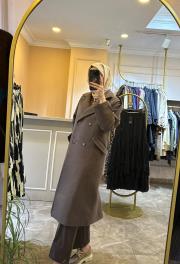 kadriye baştürk kruvaze yaka apolet detaylı kaşe kaban kahve 5