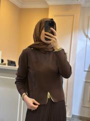 ghisa omuzu düğme detaylı vatkalı kısa triko bluz kahve 2