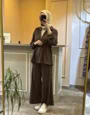 ghisa kolları ve pantolonu ip geçirme detaylı takım kahve