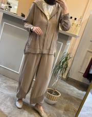 ceremony kapüşonlu ve fermuarlı cebi arma detaylı pantolonlu modal takım vizon 6