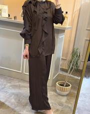 ghisa kolları ve yakası fırfır detaylı takım kahve 2