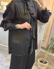 ghisa kolları ve yakası fırfır detaylı takım siyah 2