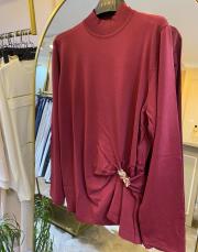 ghisa yandan broşlu triko bluz bordo